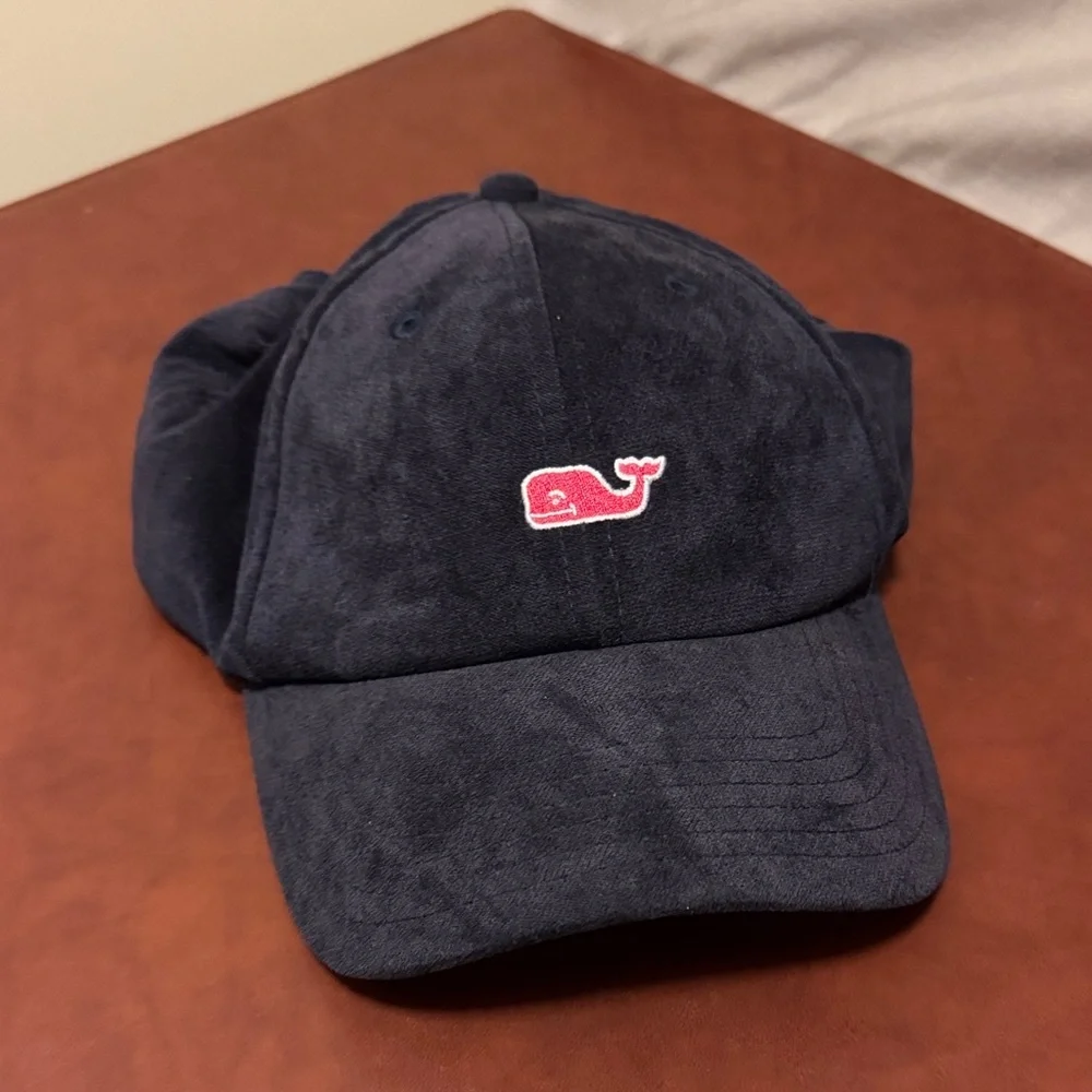 Vineyard Vines stylish navy